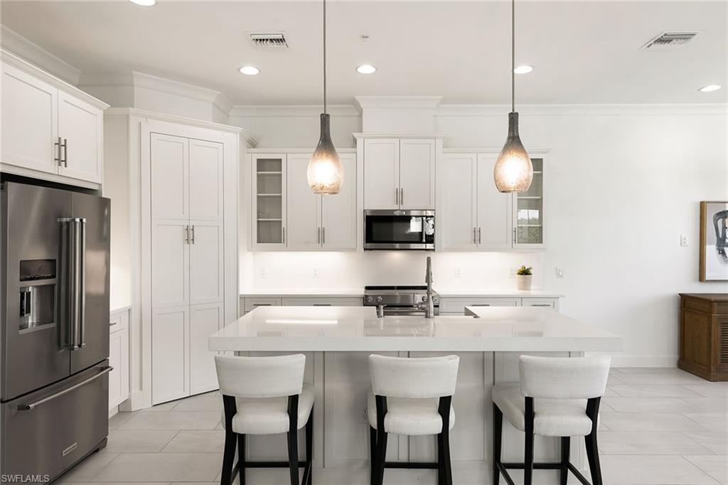 6585 Dominica DR # 201