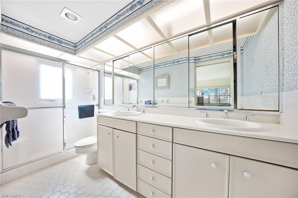 2885 Gulf Shore BLVD N # 304