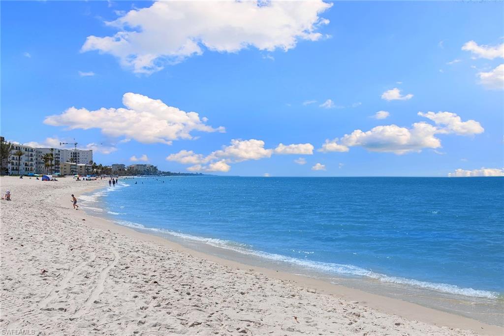 2171 Gulf Shore BLVD N # 104