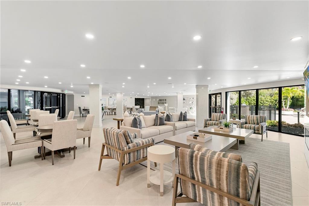 3951 Gulf Shore BLVD N # 205