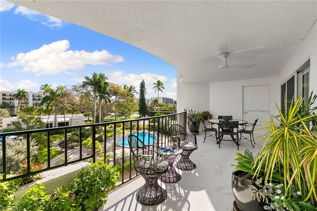 3951 Gulf Shore BLVD N # 205