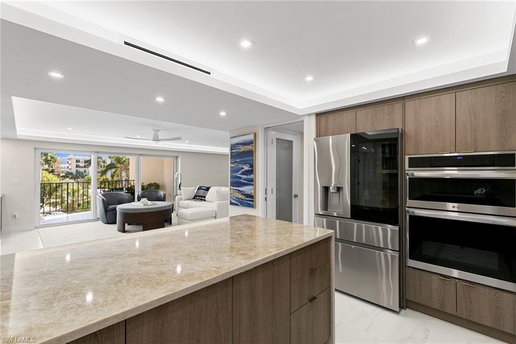 3951 Gulf Shore BLVD N # 205