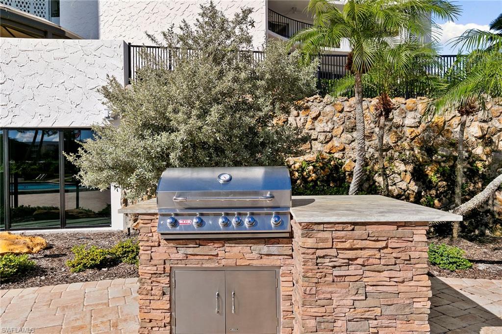 3951 Gulf Shore BLVD N # 205