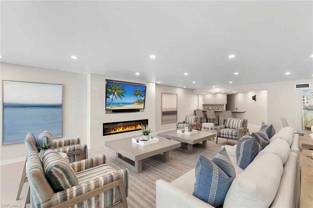 3951 Gulf Shore BLVD N # 205