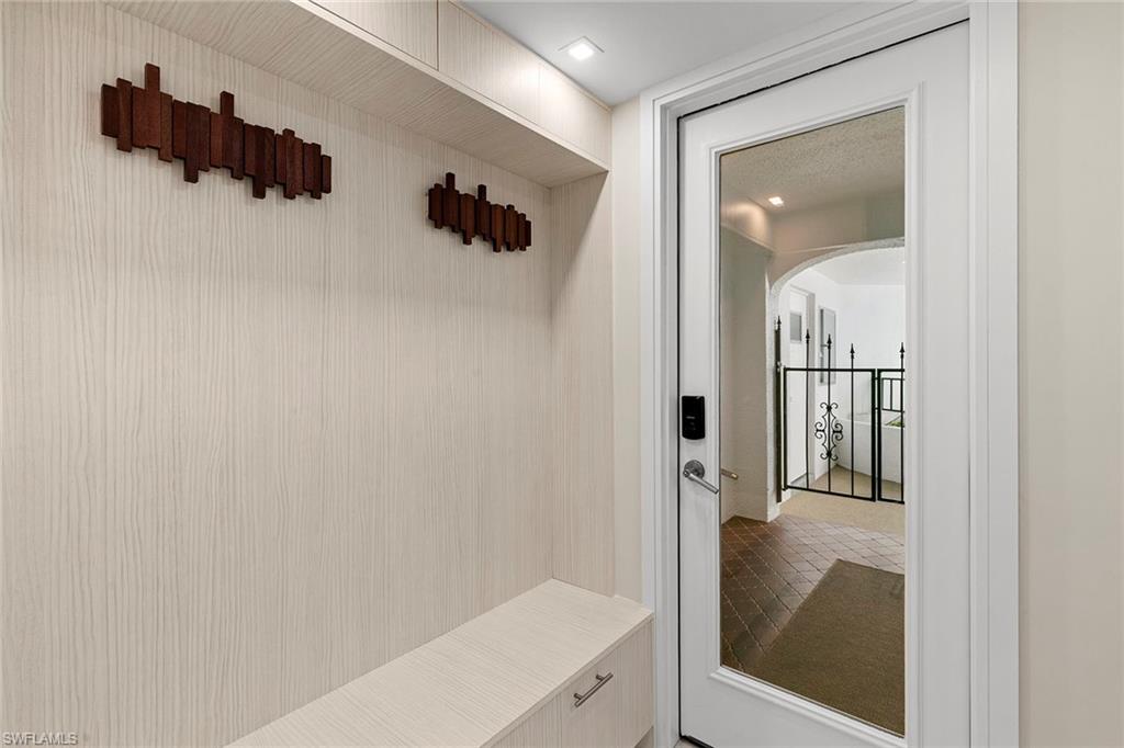 3951 Gulf Shore BLVD N # 205