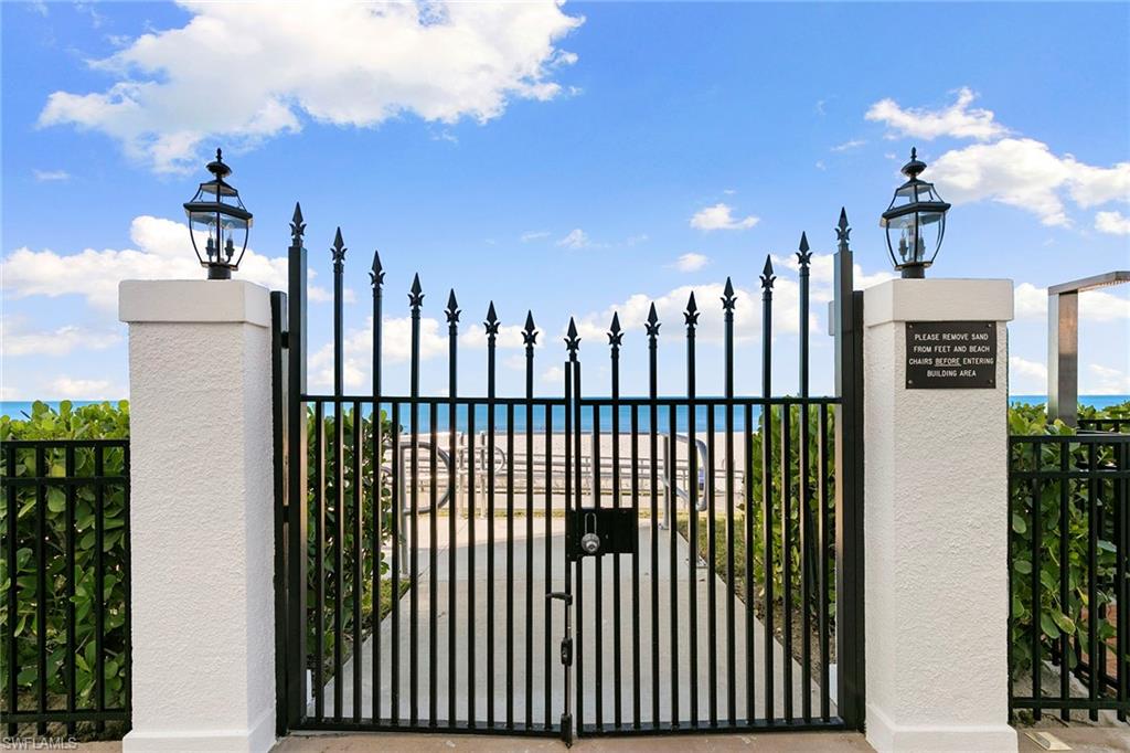 3951 Gulf Shore BLVD N # 205