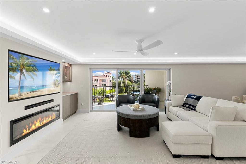 3951 Gulf Shore BLVD N # 205