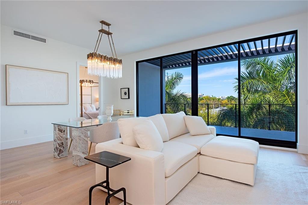 850 Central AVE # 304