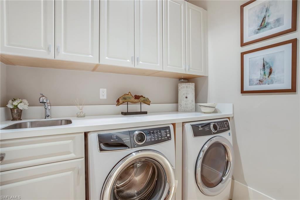 32 6th ST S