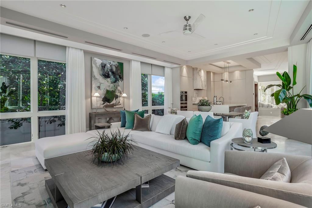 32 6th ST S