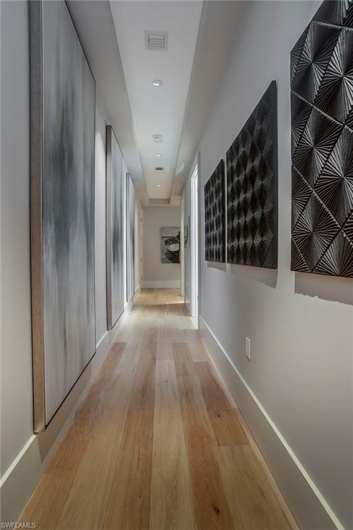 32 6th ST S