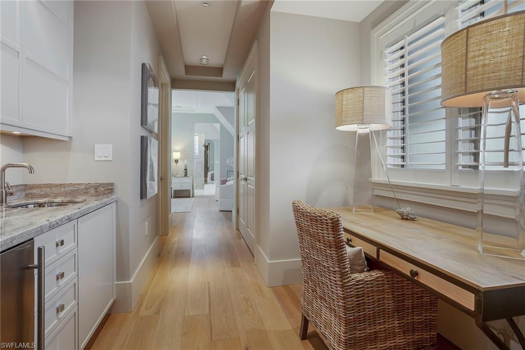 32 6th ST S