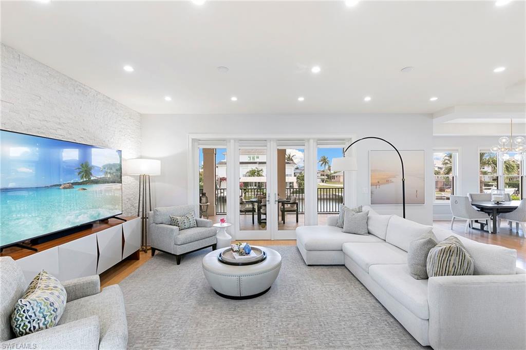 357 Egret AVE
