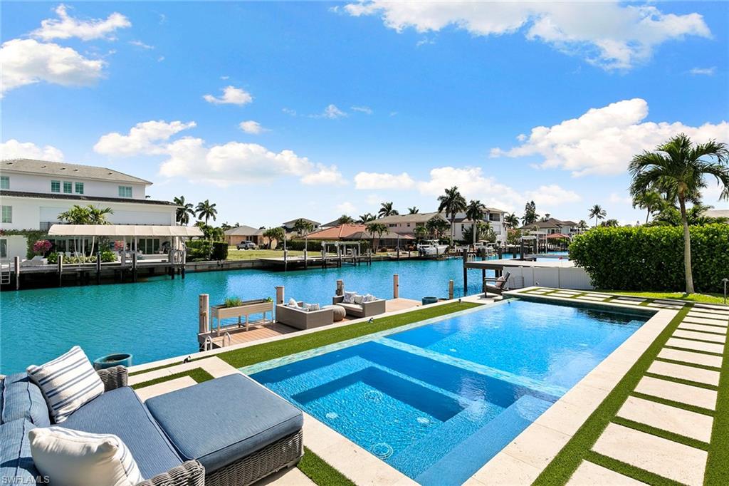 357 Egret AVE