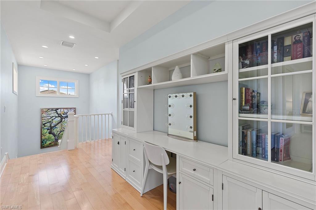 357 Egret AVE