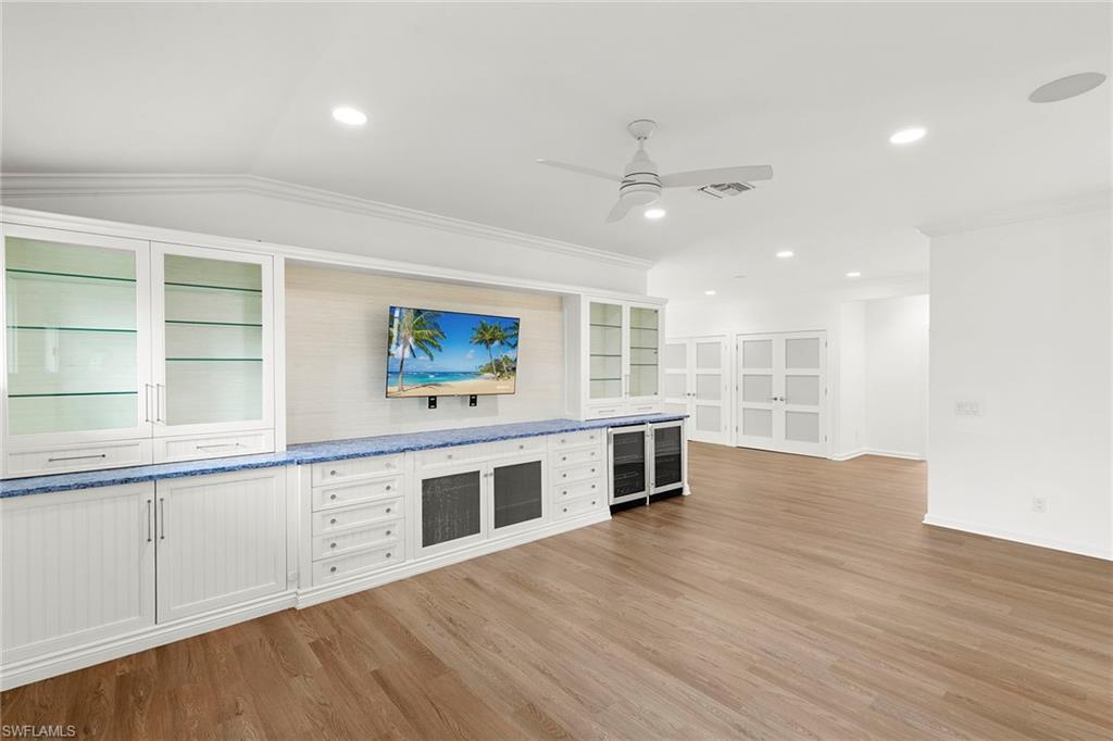 1128 Hilltop DR