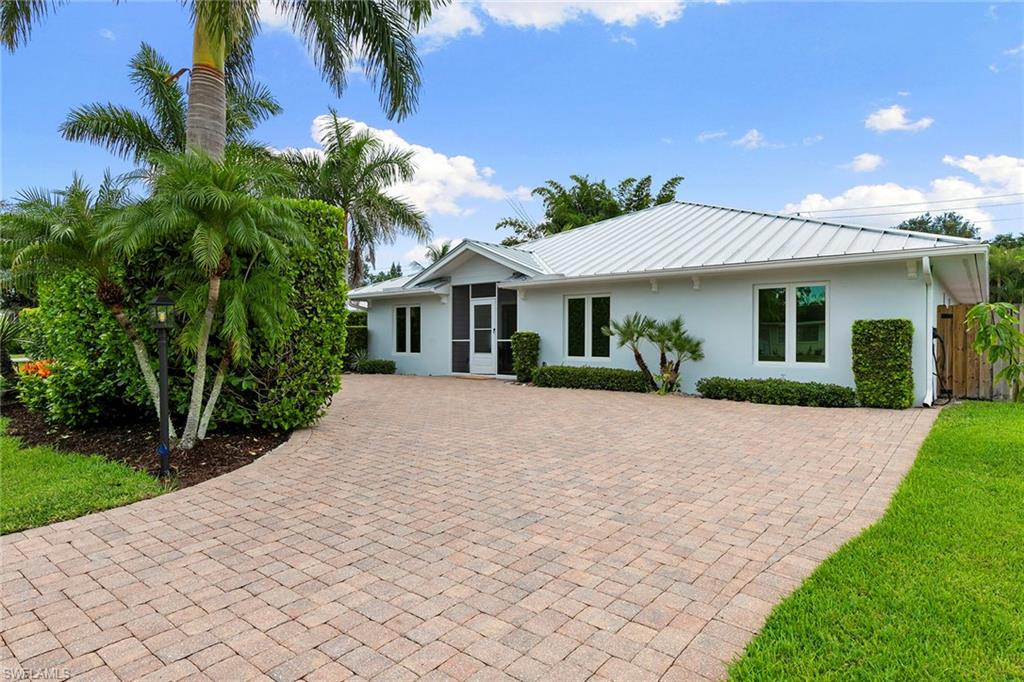 1128 Hilltop DR