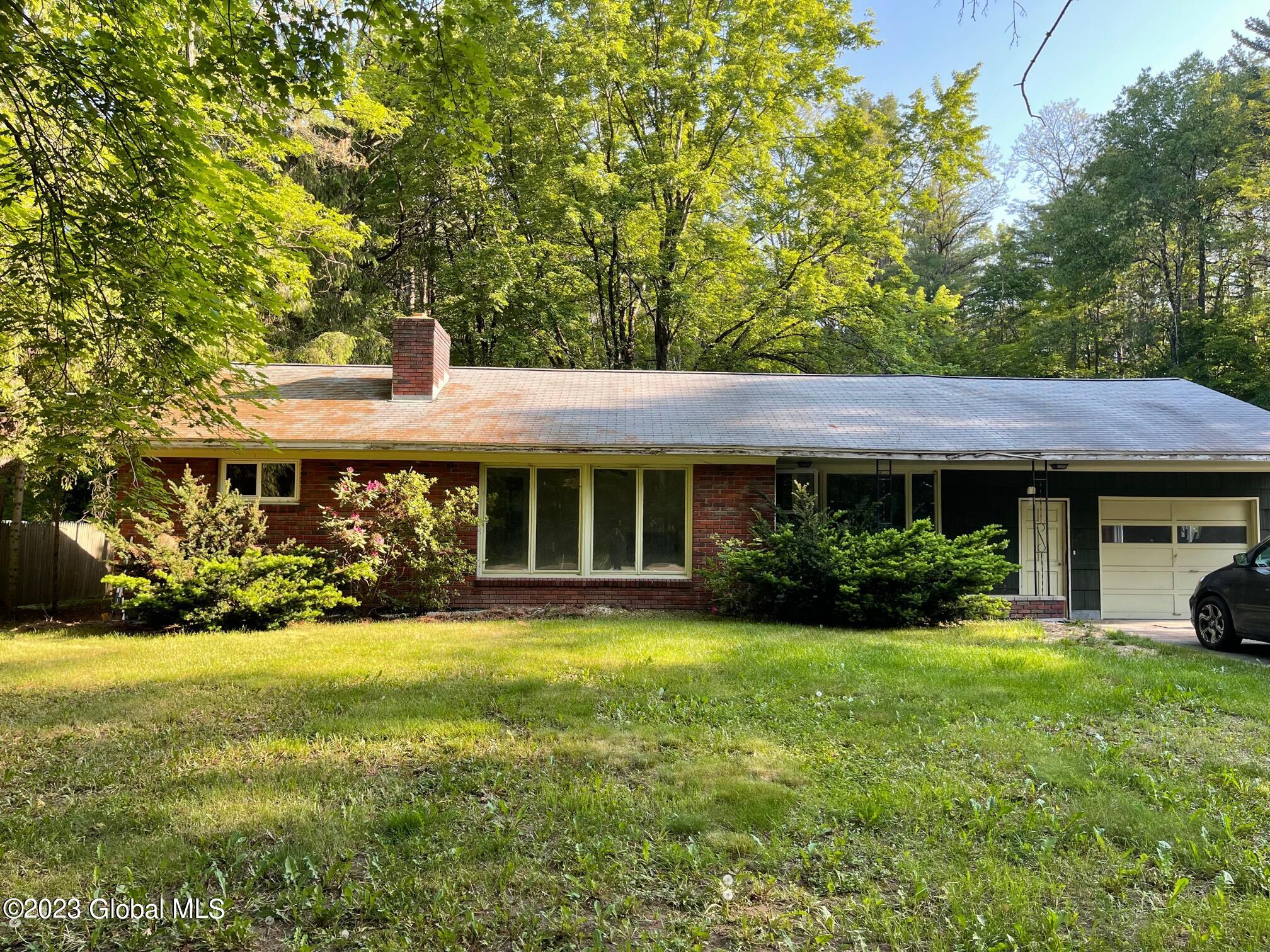 928 Rock City Road