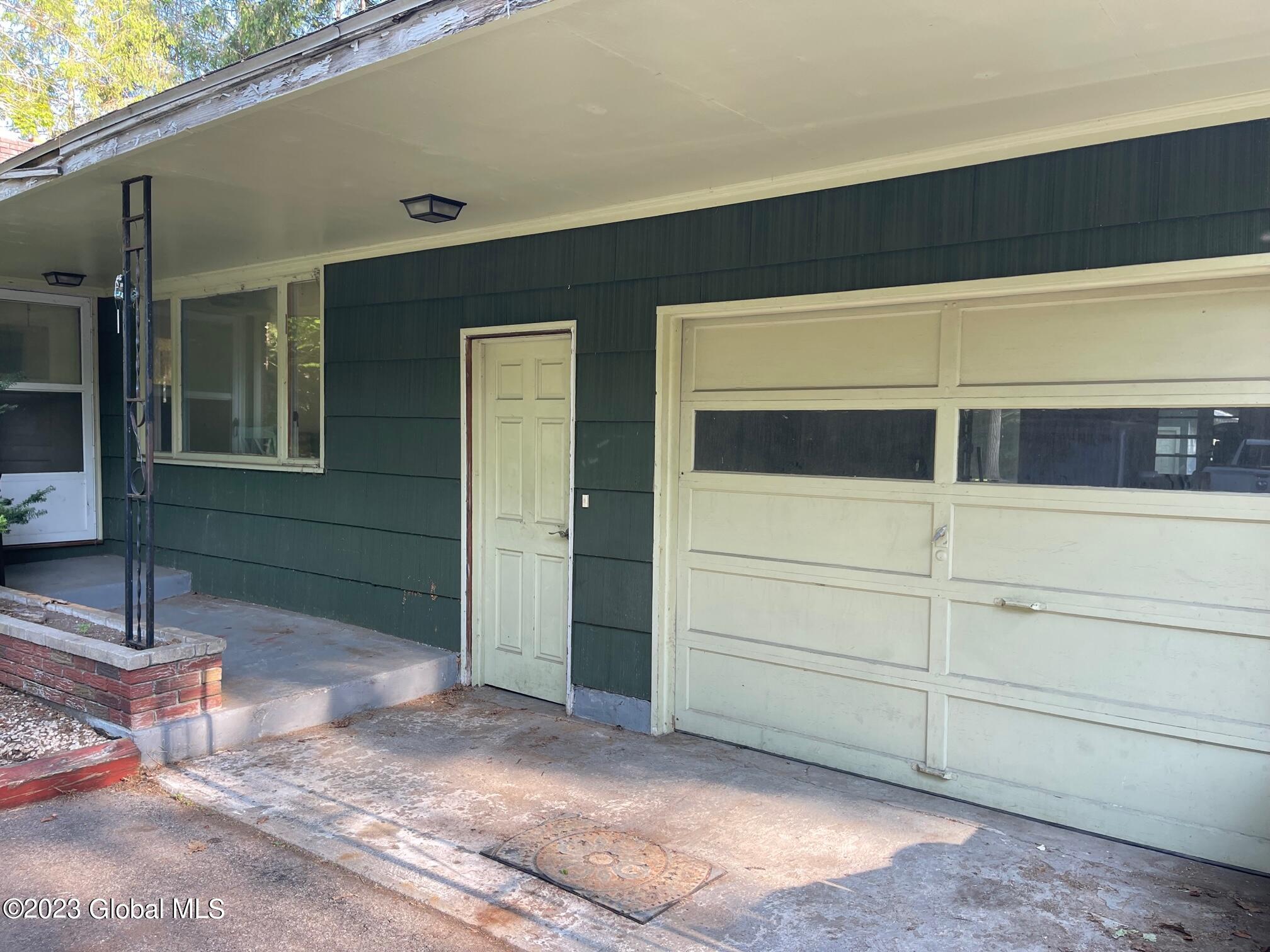 928 Rock City Road