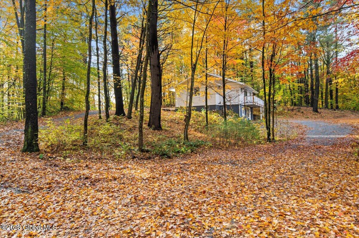 653 Strakos Road