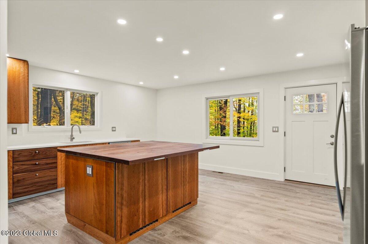 653 Strakos Road