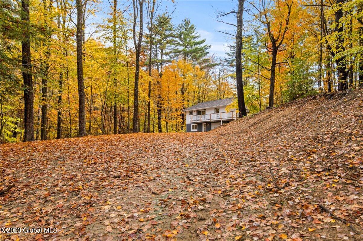 653 Strakos Road