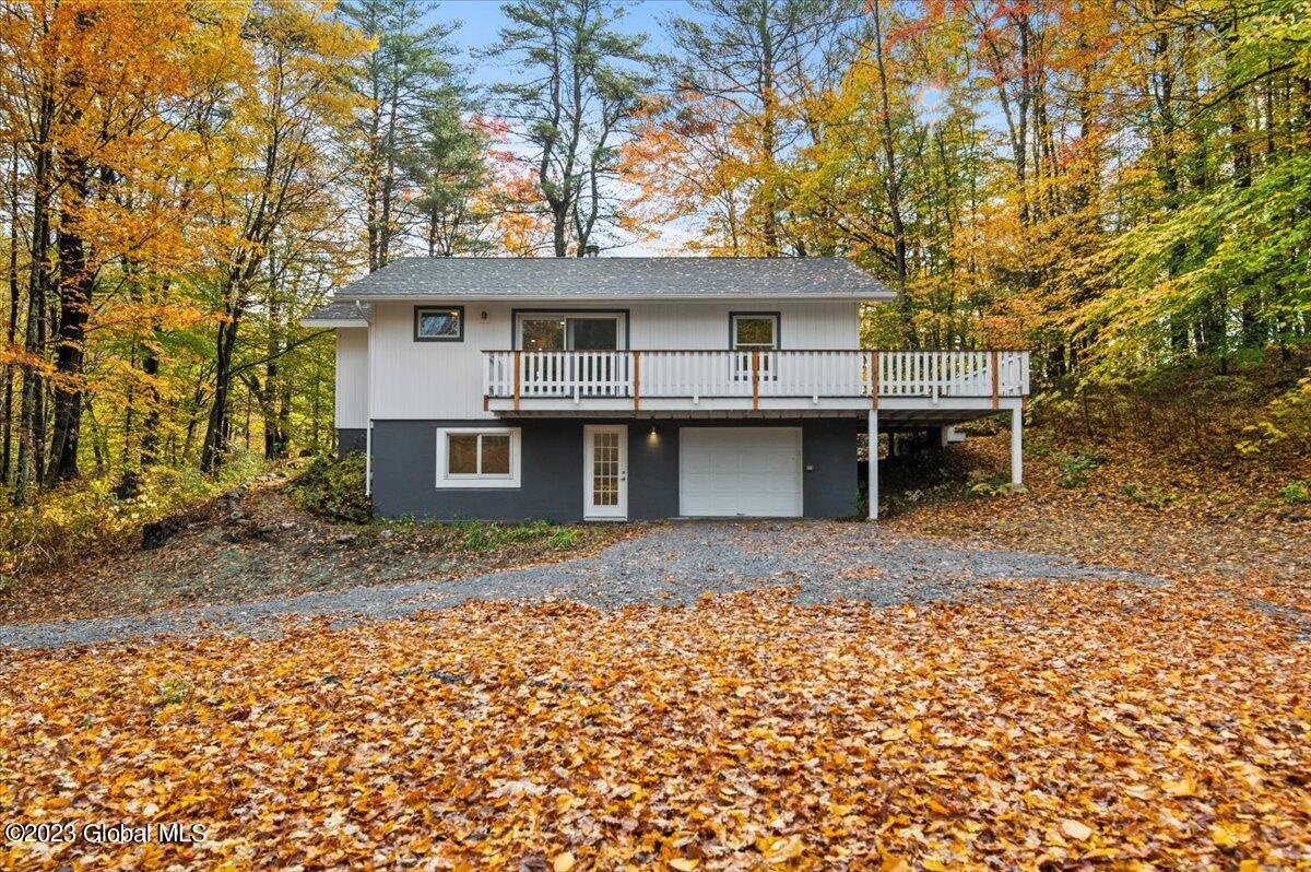 653 Strakos Road