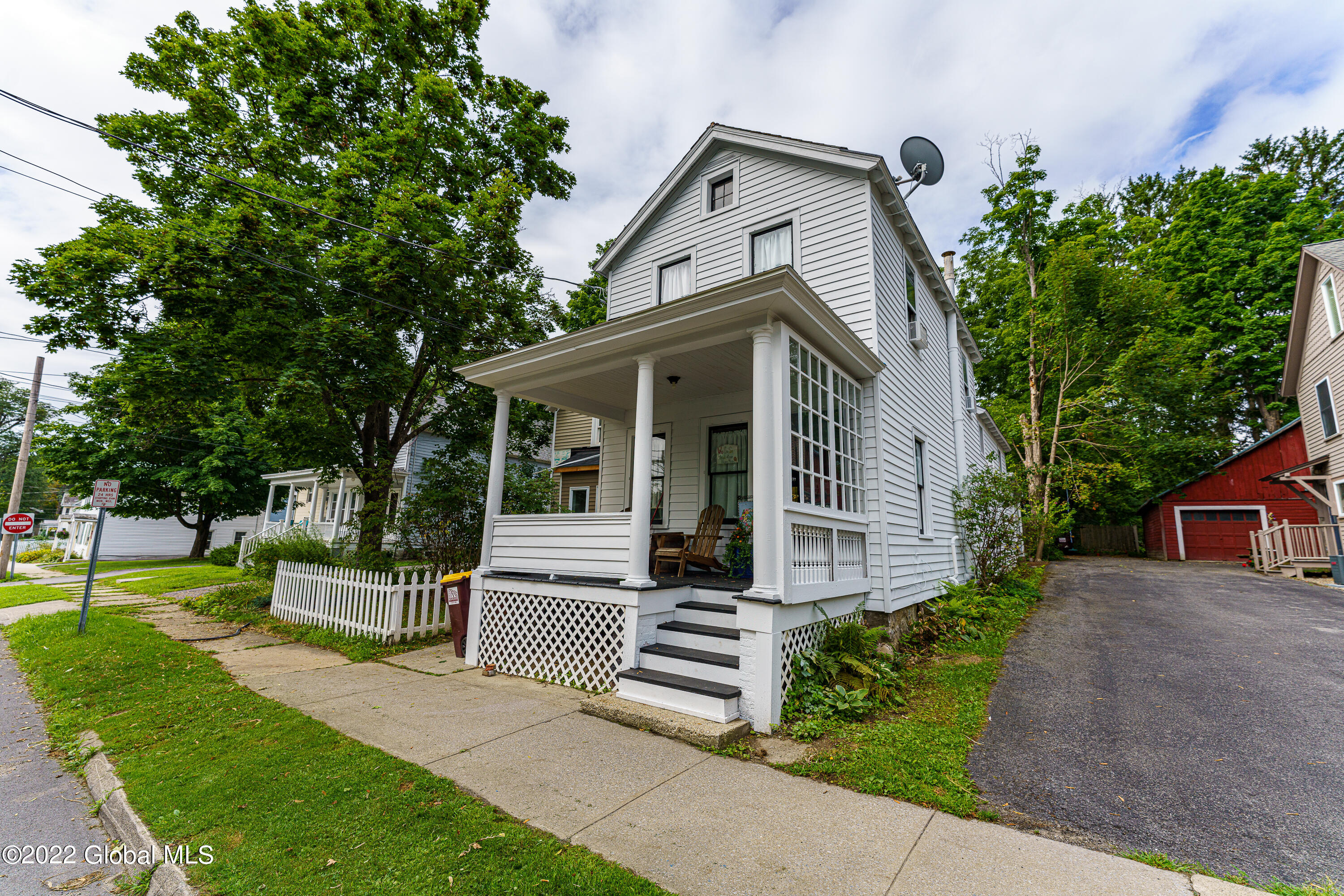 19-19 1/2 Van Dorn Street