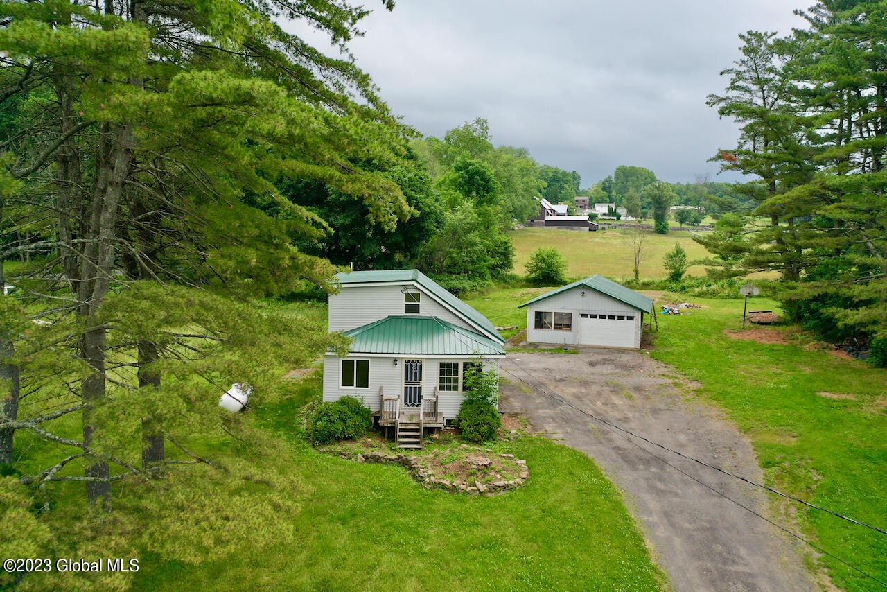 5886 Lake Road
