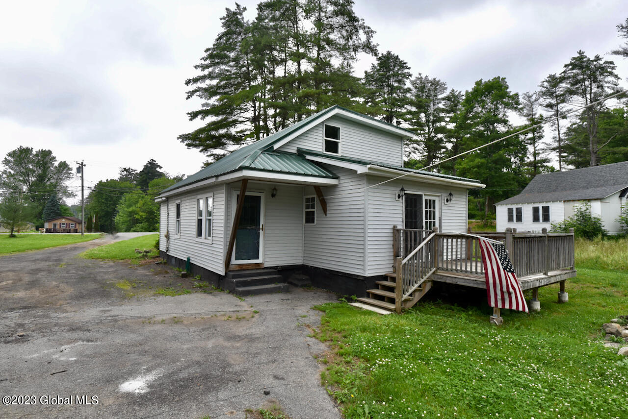5886 Lake Road
