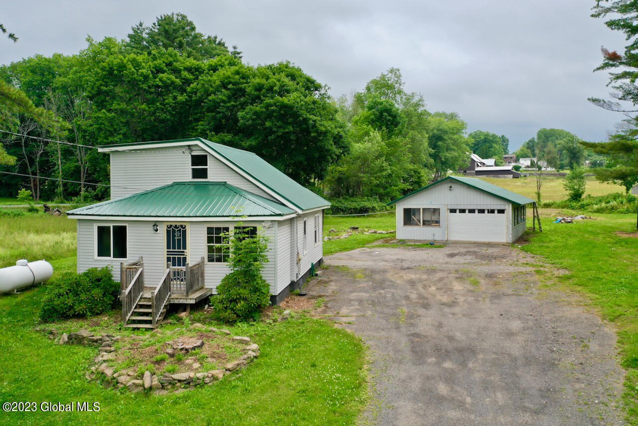 5886 Lake Road