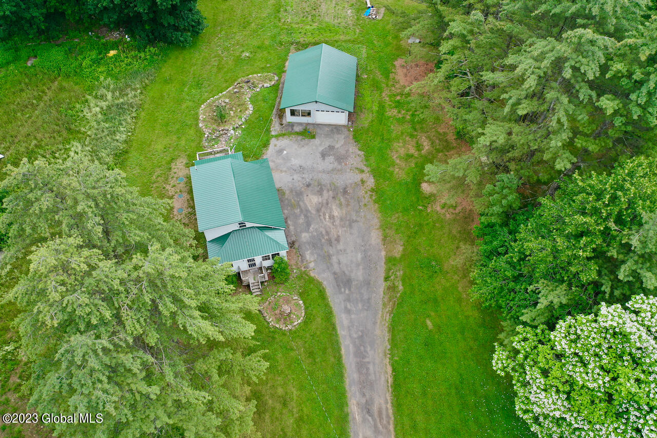 5886 Lake Road