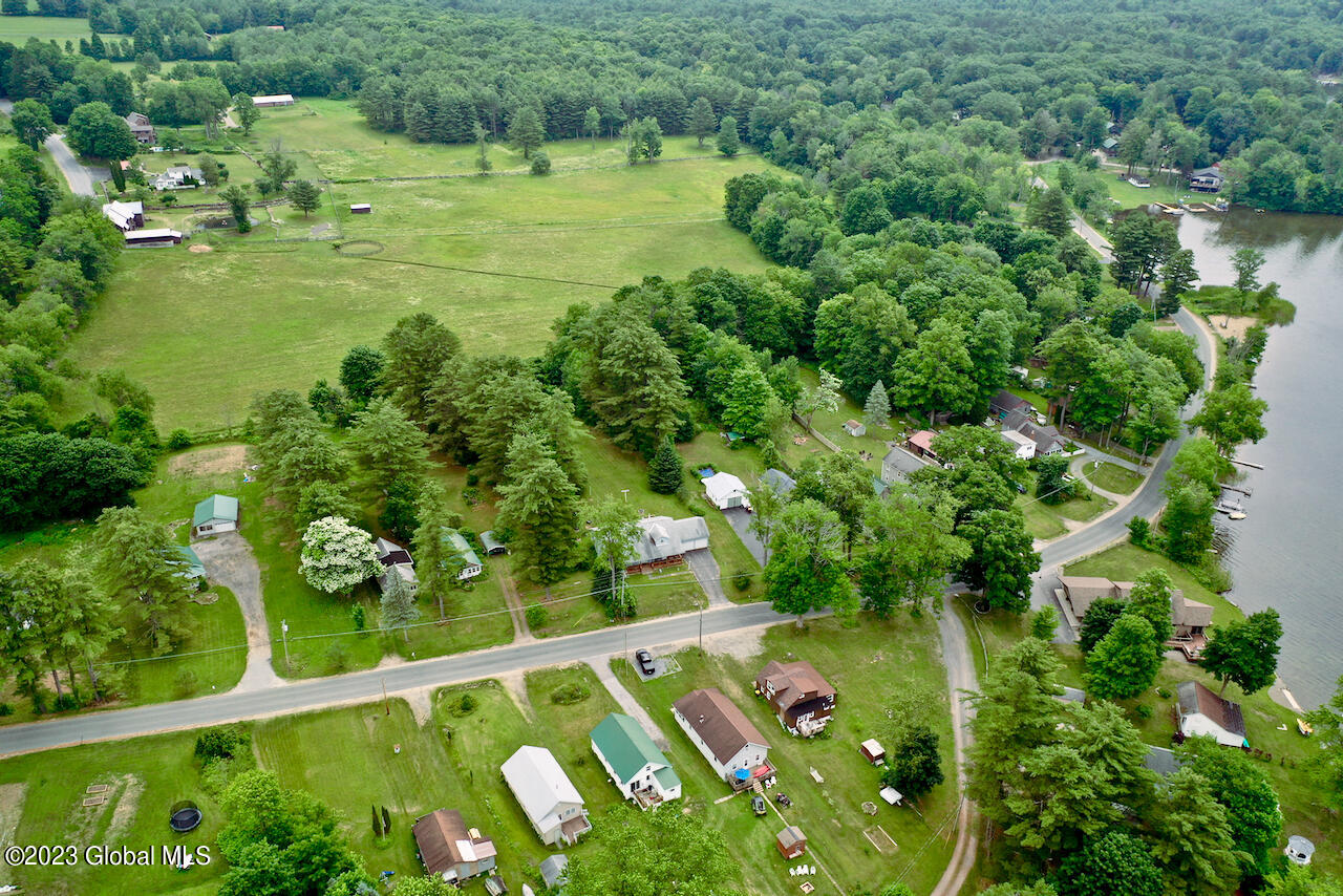 5886 Lake Road