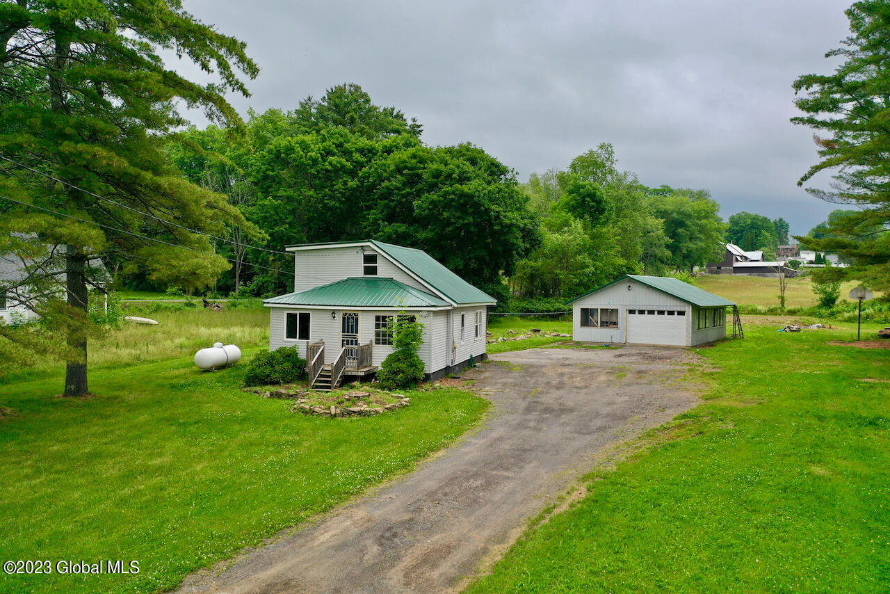 5886 Lake Road