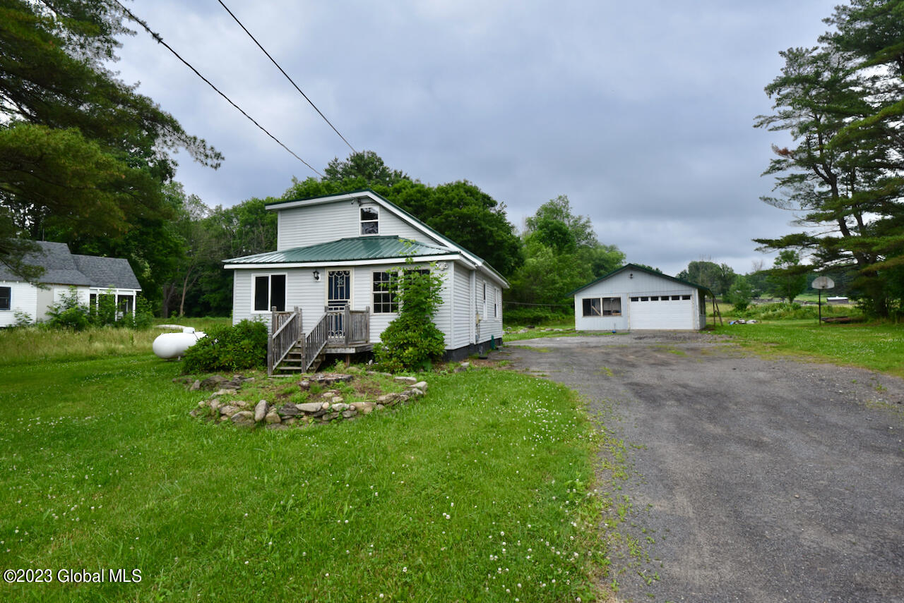 5886 Lake Road