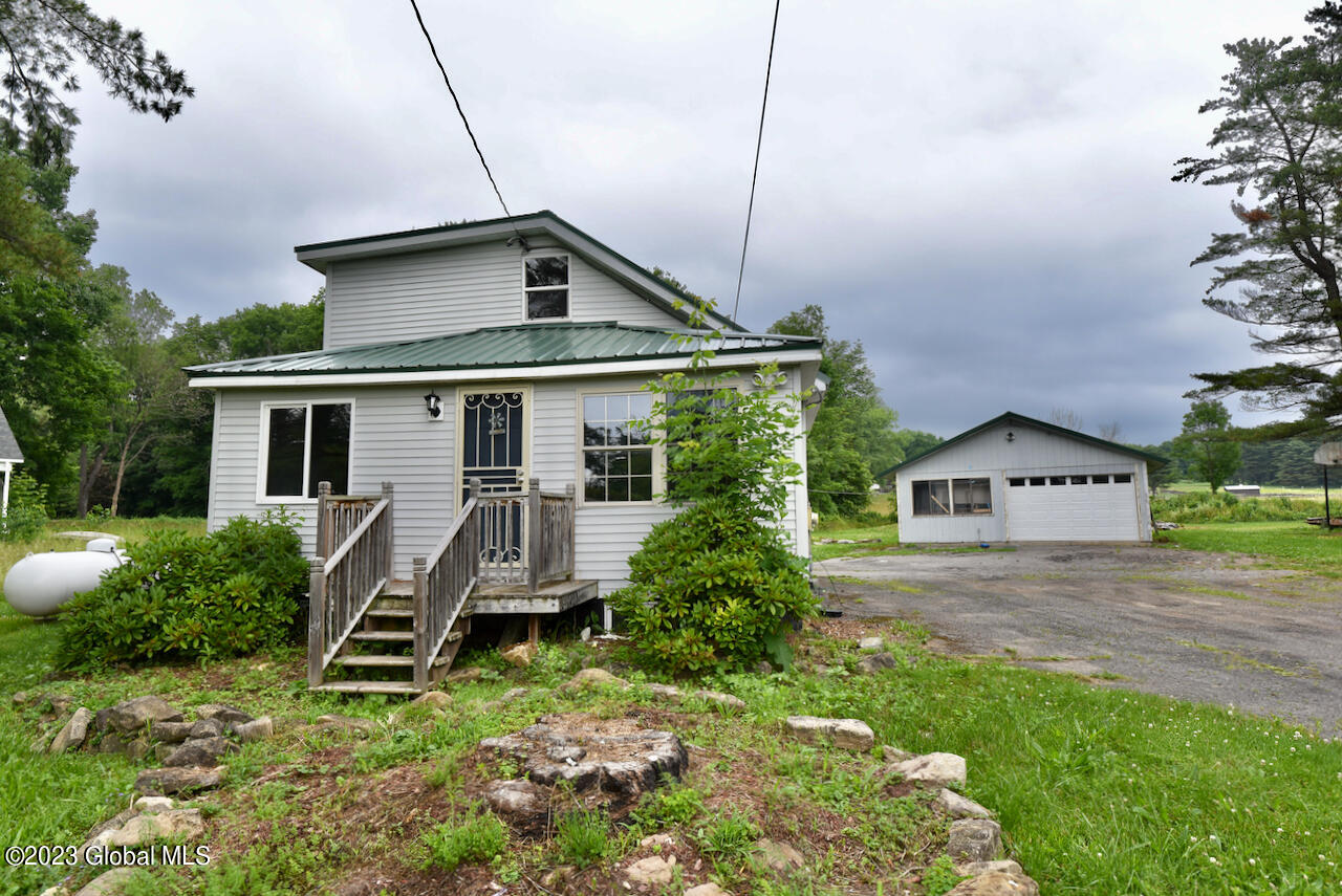 5886 Lake Road