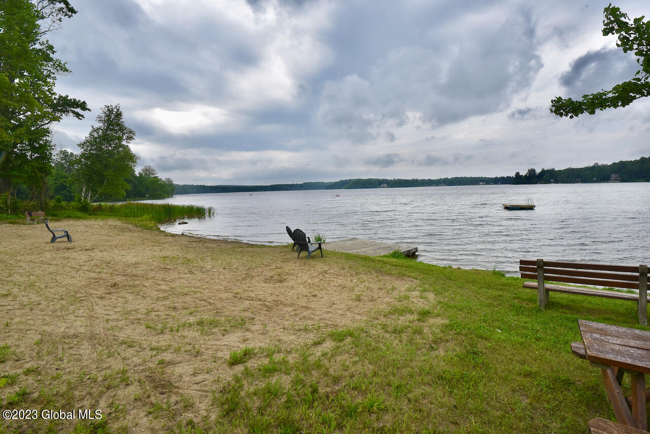 5886 Lake Road