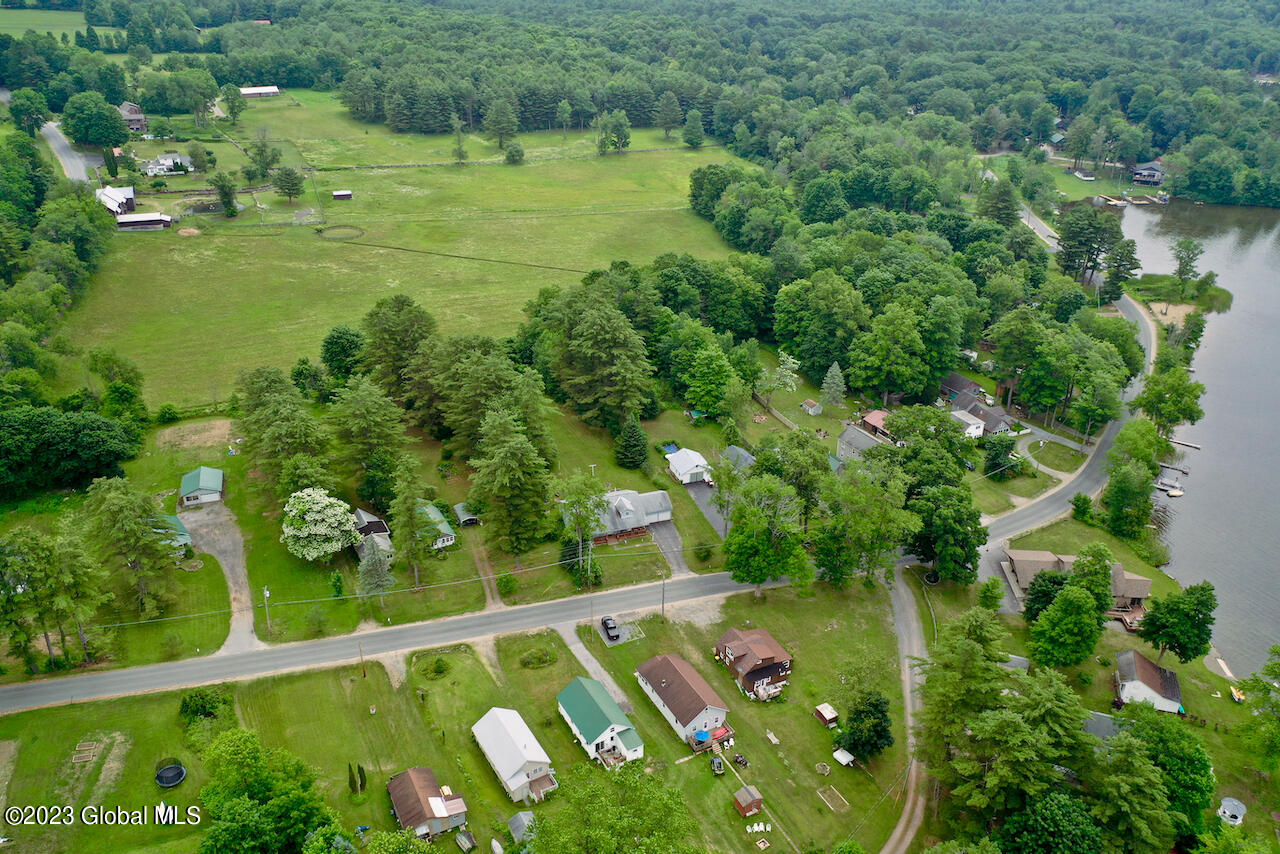 5886 Lake Road
