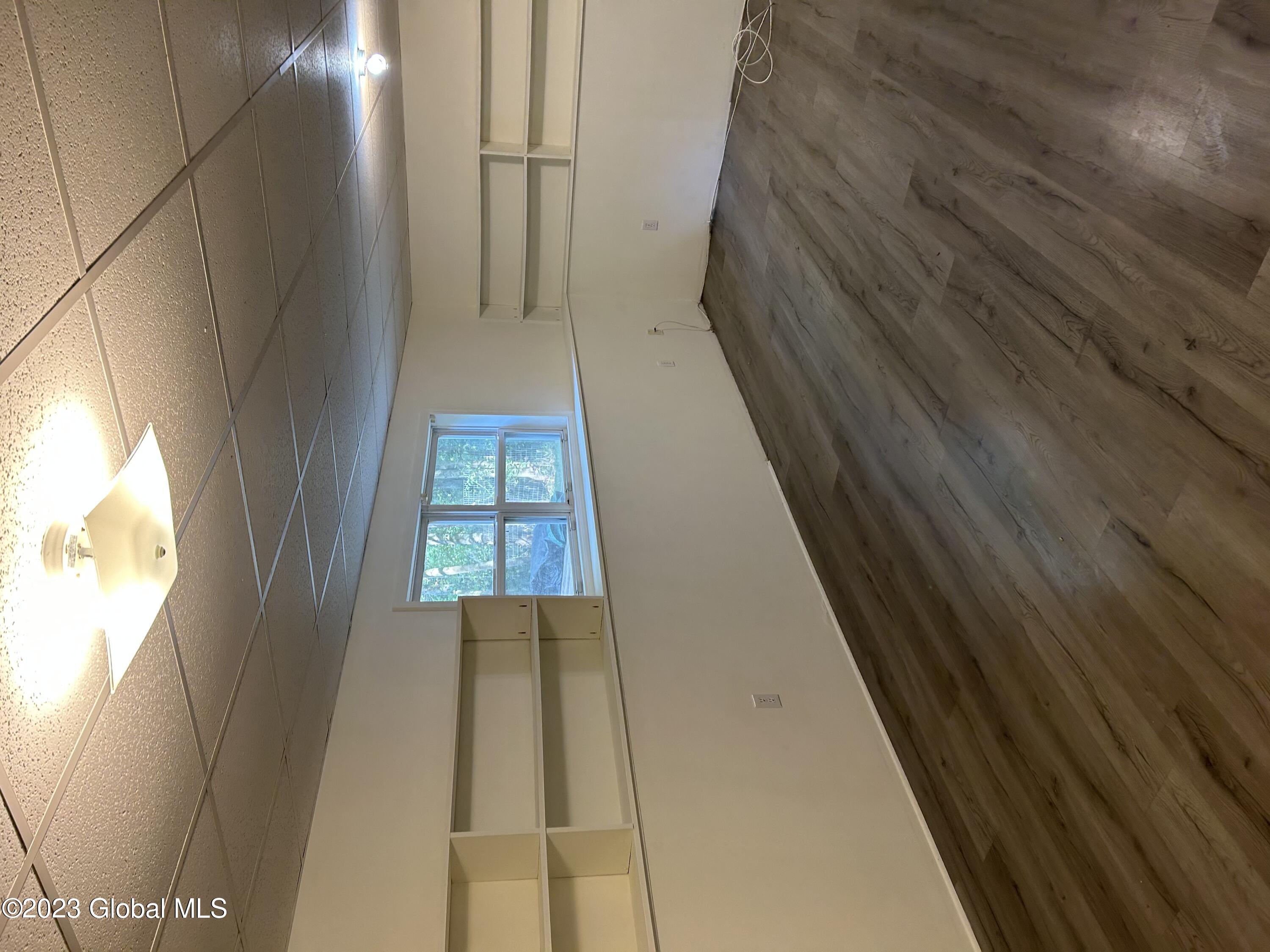 10 Carriage Way