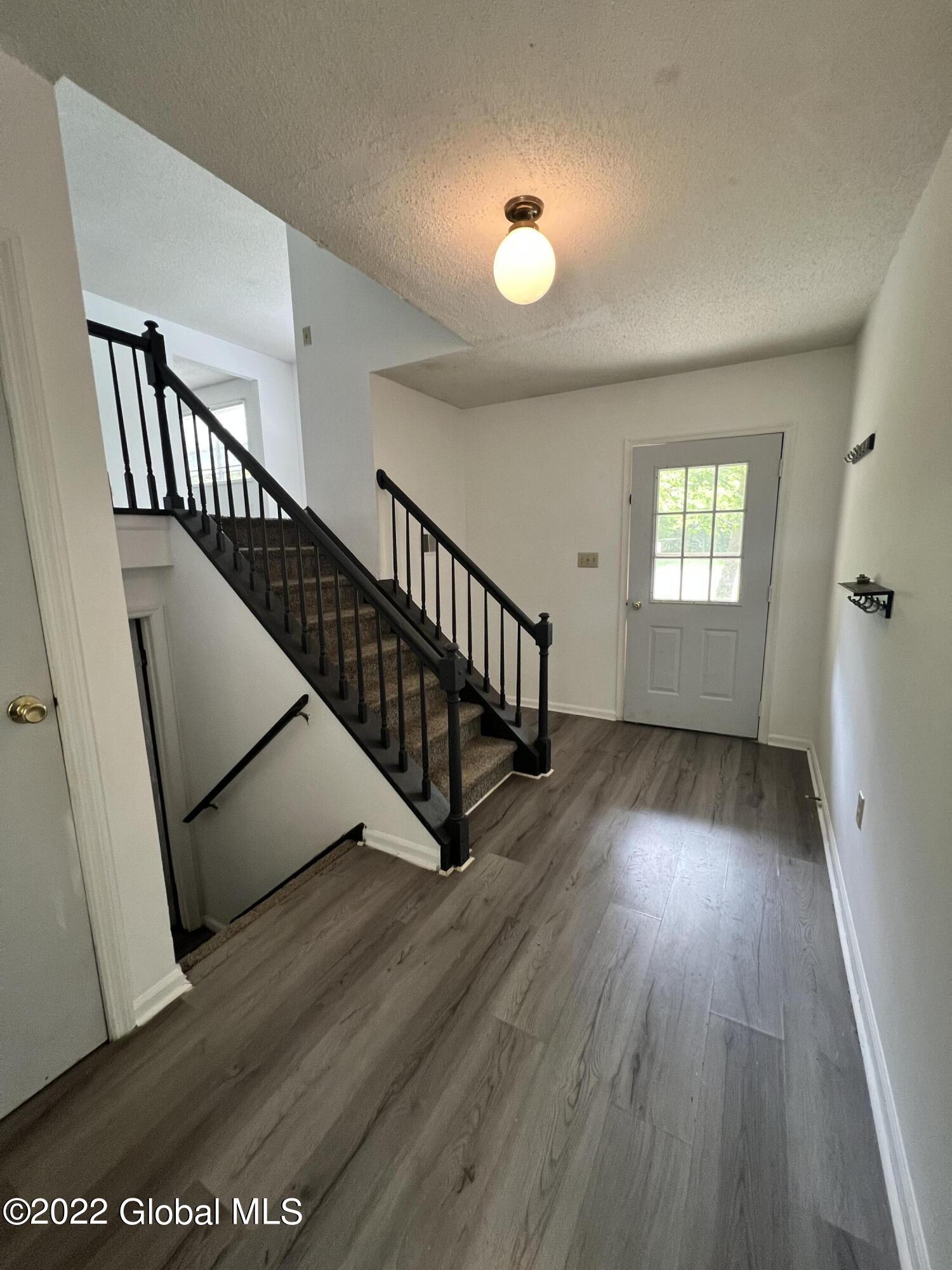 10 Carriage Way
