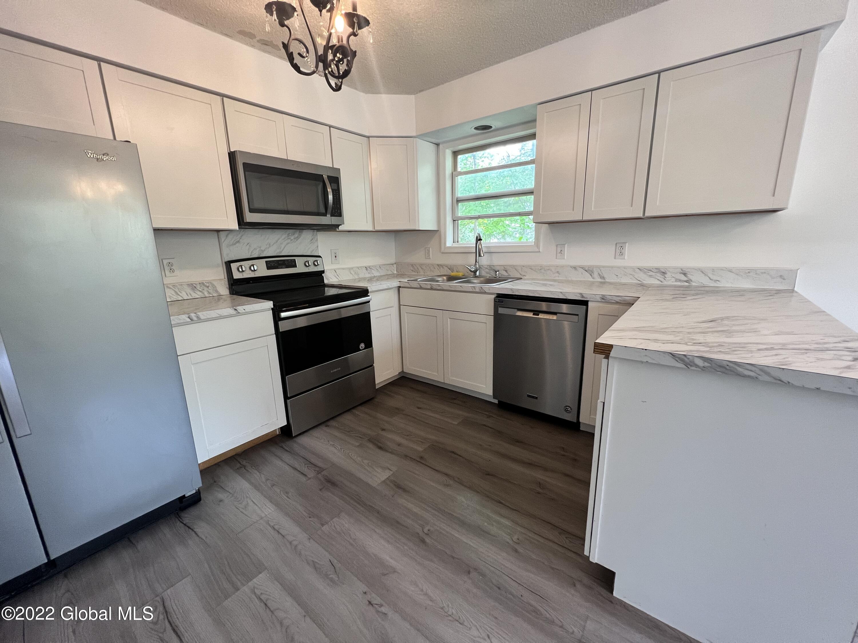 10 Carriage Way