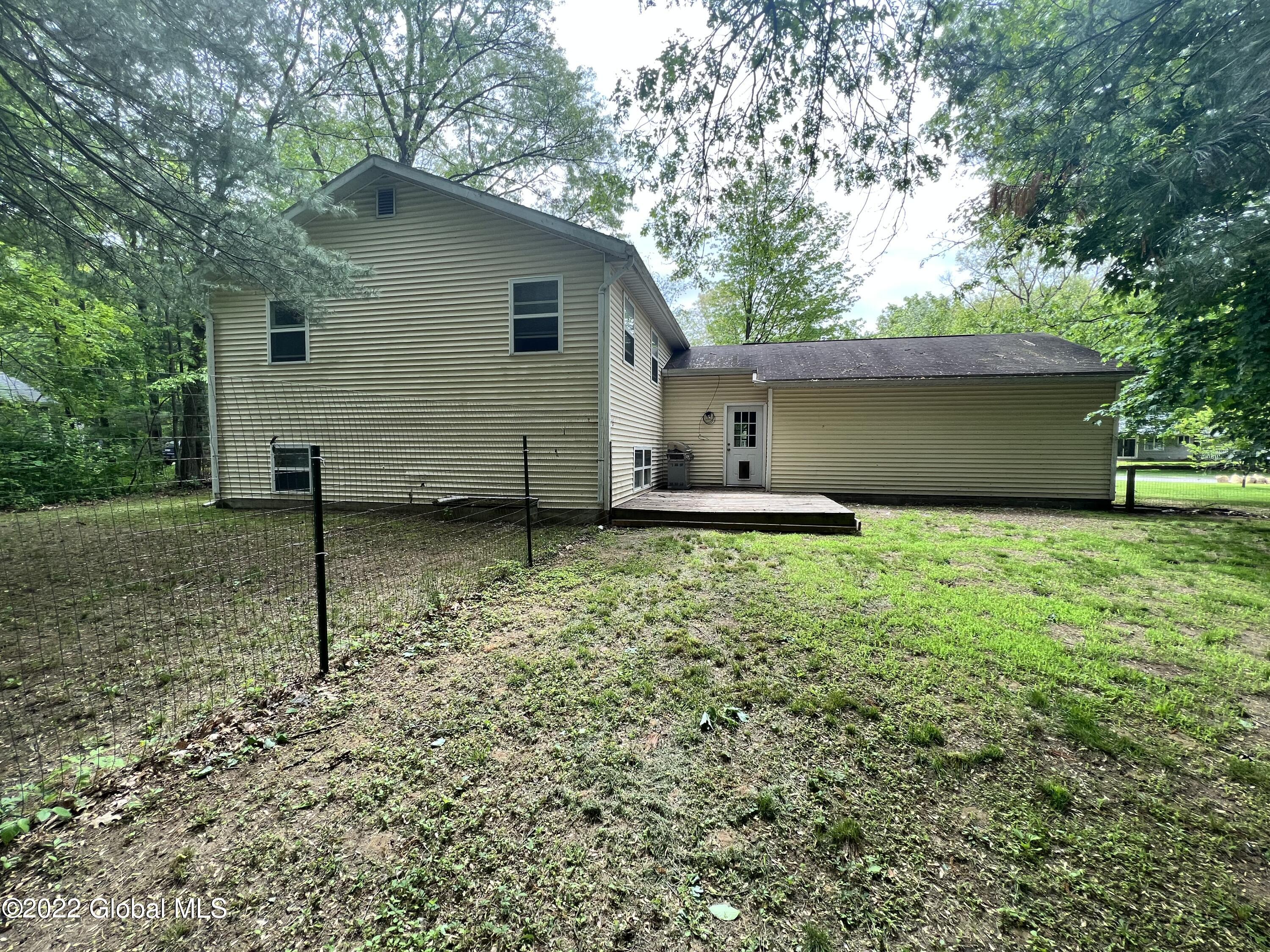10 Carriage Way