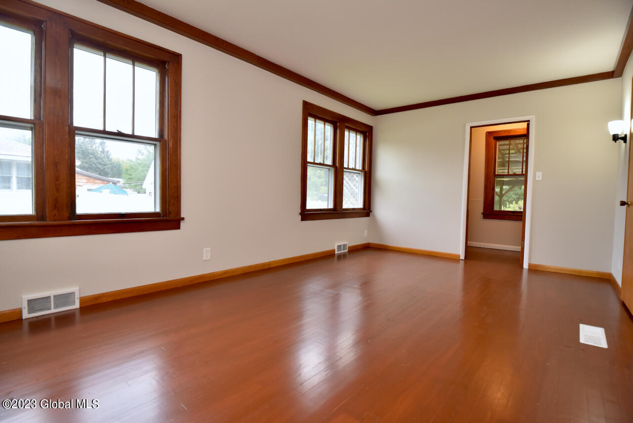 20 Greenfield Avenue