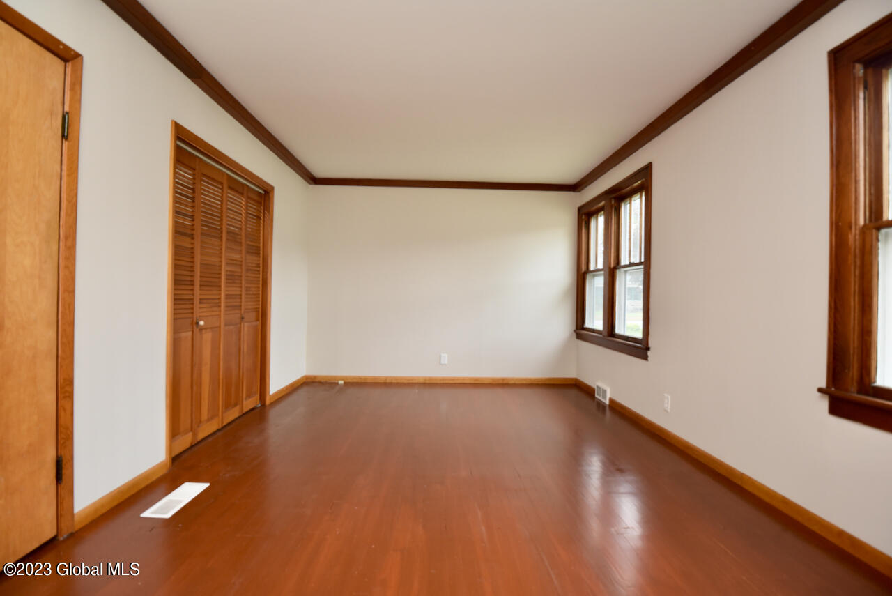 20 Greenfield Avenue