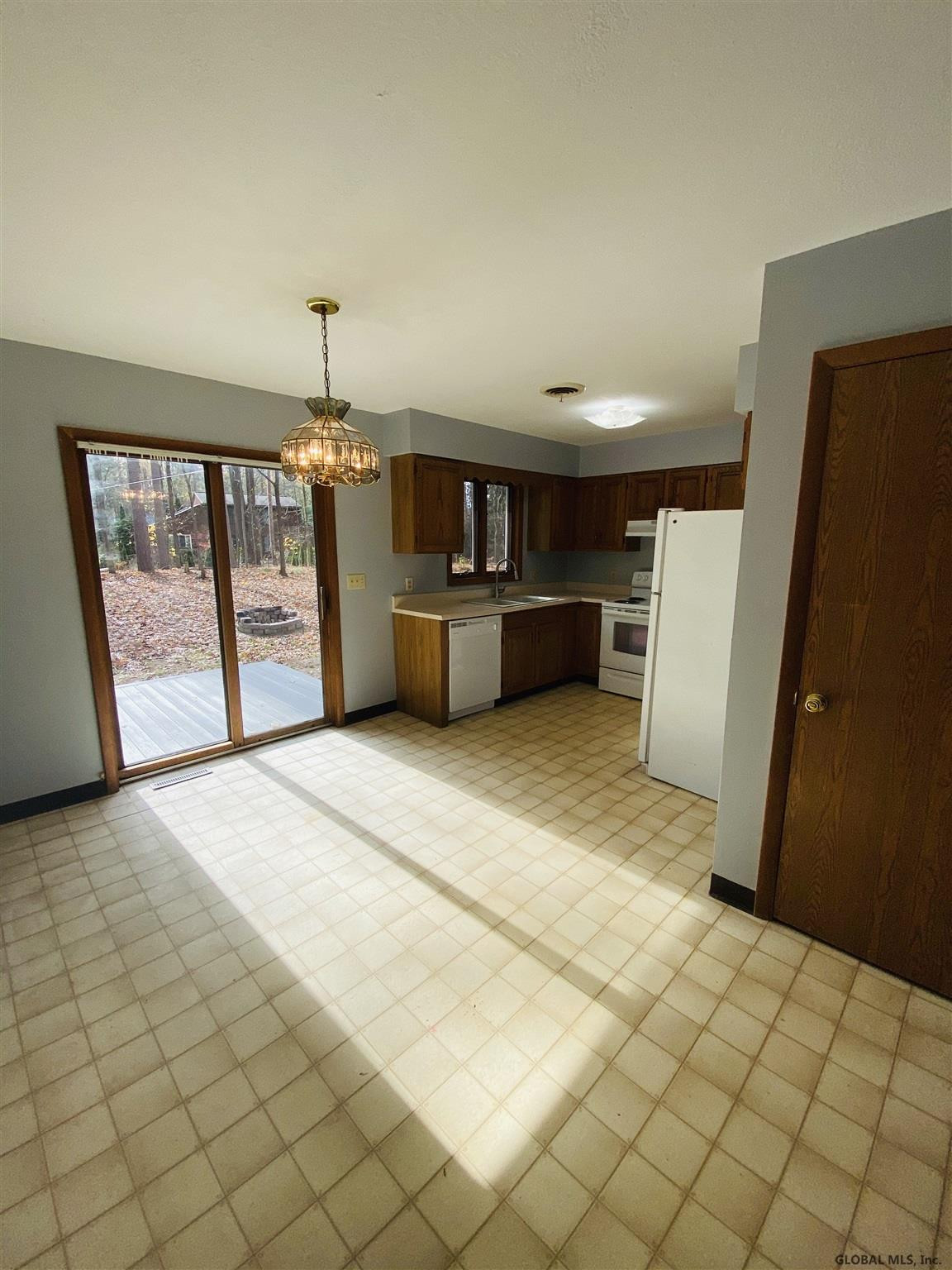 27 Collamer Drive