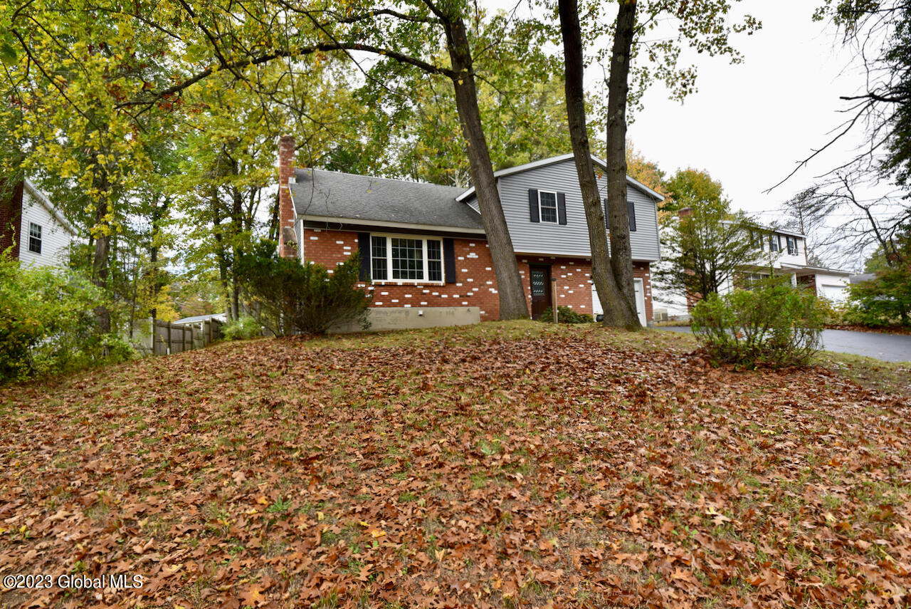 105 Hathorn Boulevard