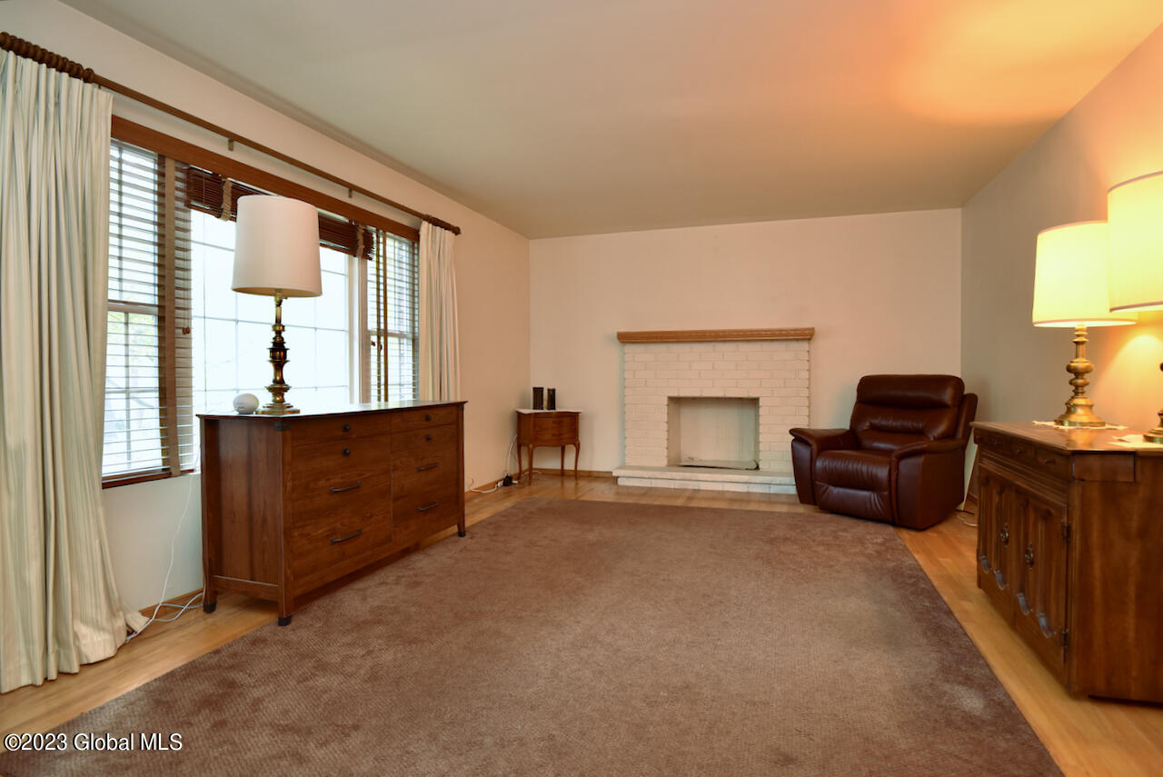 105 Hathorn Boulevard
