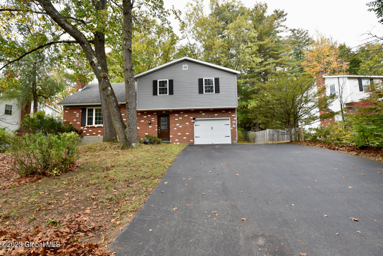 105 Hathorn Boulevard