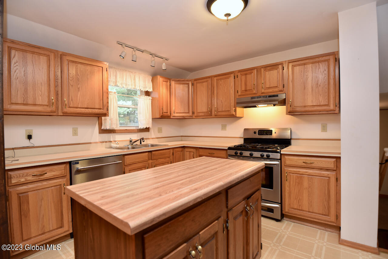 105 Hathorn Boulevard