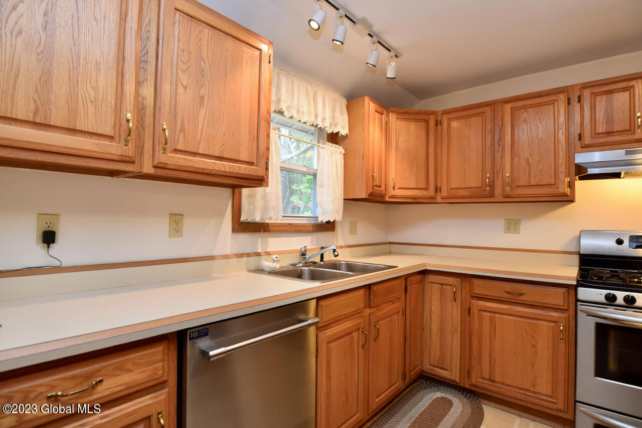 105 Hathorn Boulevard